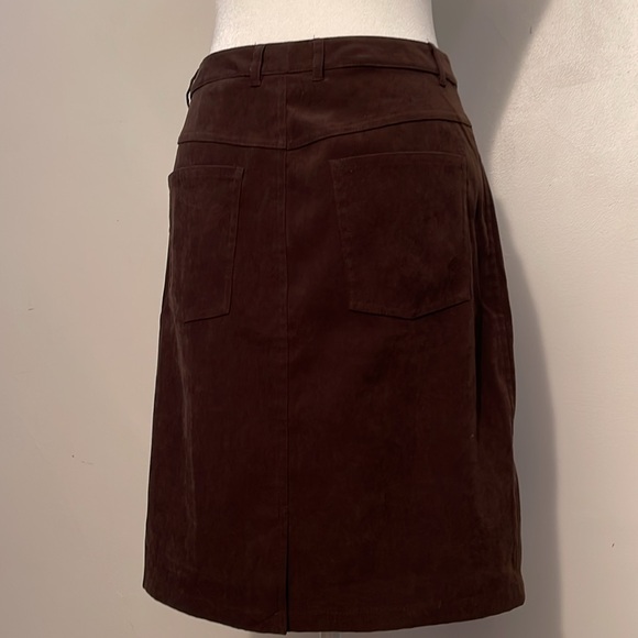 Talbots chocolate brown knee length skirt, front zip/button size 8 24-132 - Picture 2 of 9